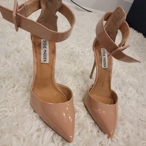 Steve Madden Desire Heels (Size 5.5)